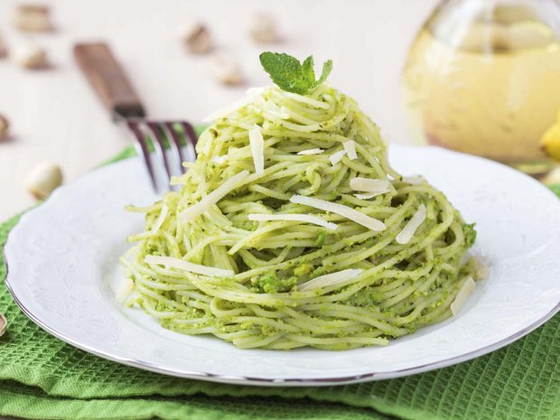 Fettuccine with pistachio pesto and courgette slices