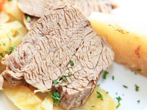 Pink roasted veal rump with green beans and horseradish- pearl barley