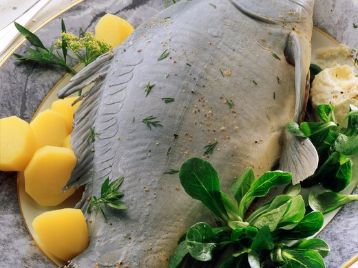 Christmas carp in "blue sauce" with potatoes