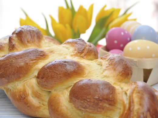 Easter plaited yeast bun