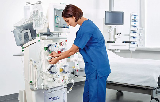 Nurse operating multiFiltratePRO device